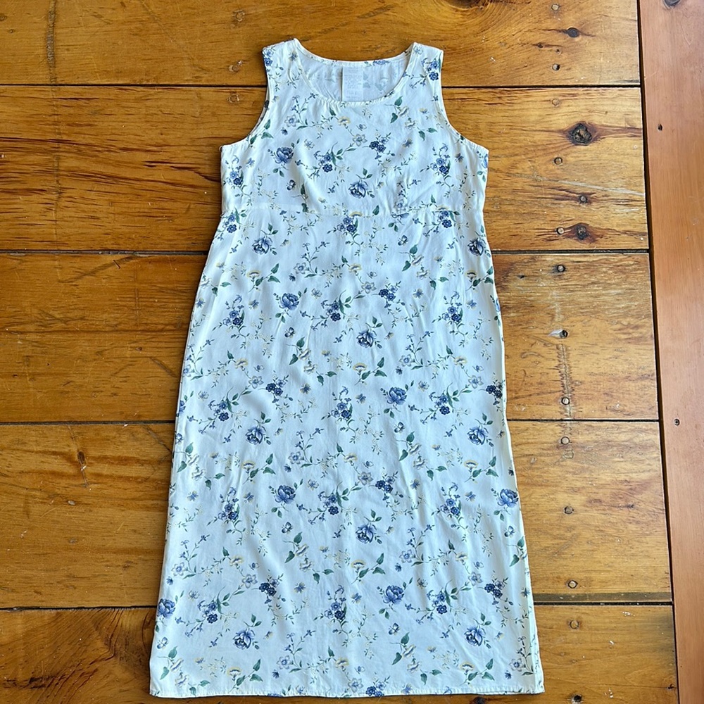 Vintage 90’s, cottage core, floral dress. Empire waist, mid length.